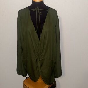 Charlotte Russe Twist Front Tunic Top size 3X